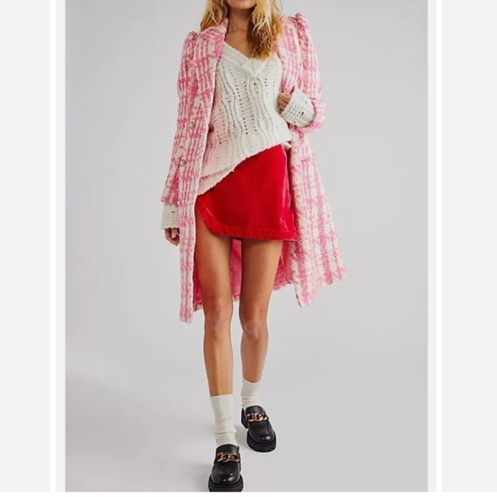 Free People Annalise Velvet Mini Skirt In Pink Phenom Size 2 NWT.  BARBIE CORE - Picture 2 of 3